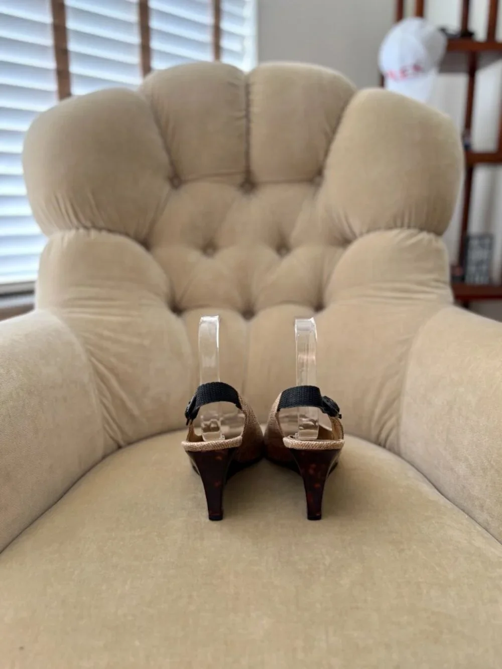 Auth. STUART WEITZMAN Iconic Beltitout Linen & Tortoise Slingback Sandals